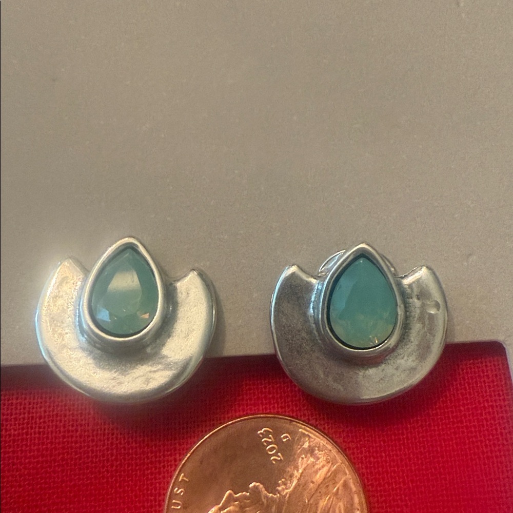 UNO de 50 Teardrop Silver and Deep Blue Earrings - Picture 2 of 4